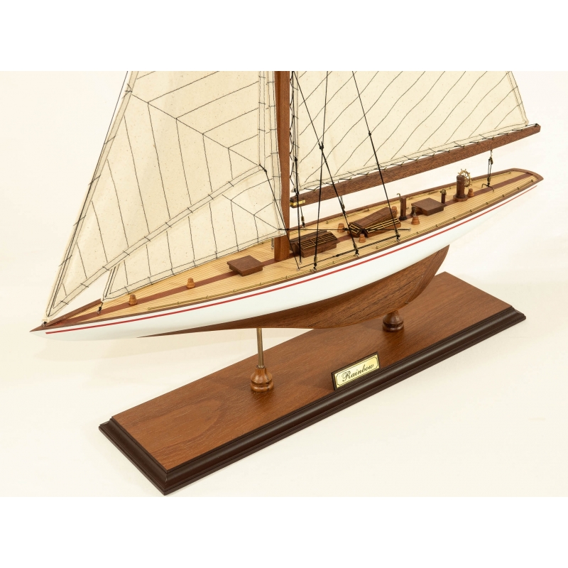 Maquette Rainbow Class J