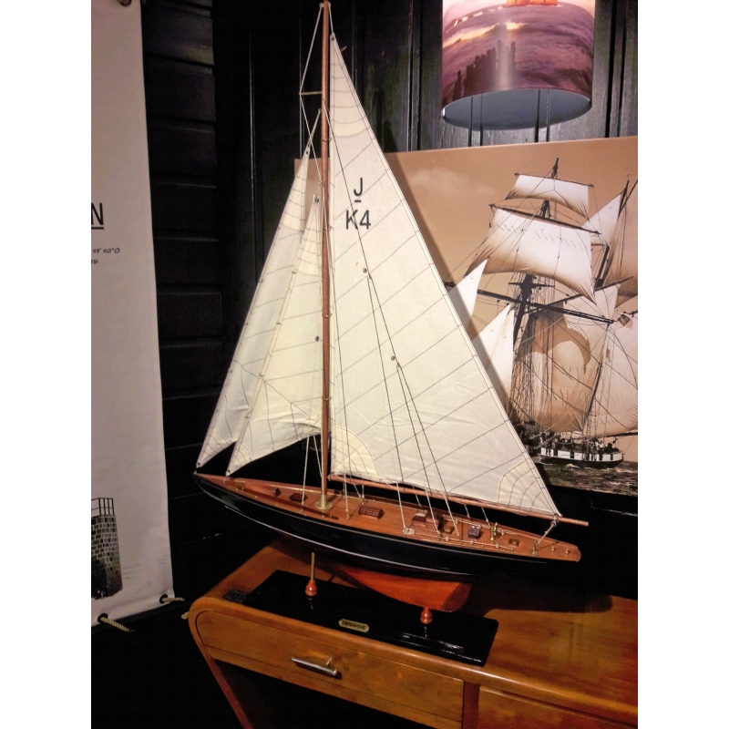 Maquette Endeavour 69 cm bleu